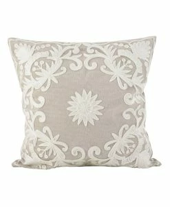 Saro Lifestyle Embroidered Decorative Pillow, 18 X 18