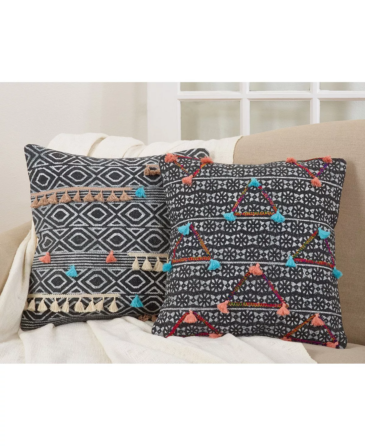 Saro Lifestyle Geometric Print Throw Pillow With Triangle Tassels, 18 X 18 4 Saro Lifestyle Geometric Print Throw Pillow With Triangle Tassels, 18 X 18 - Image 4