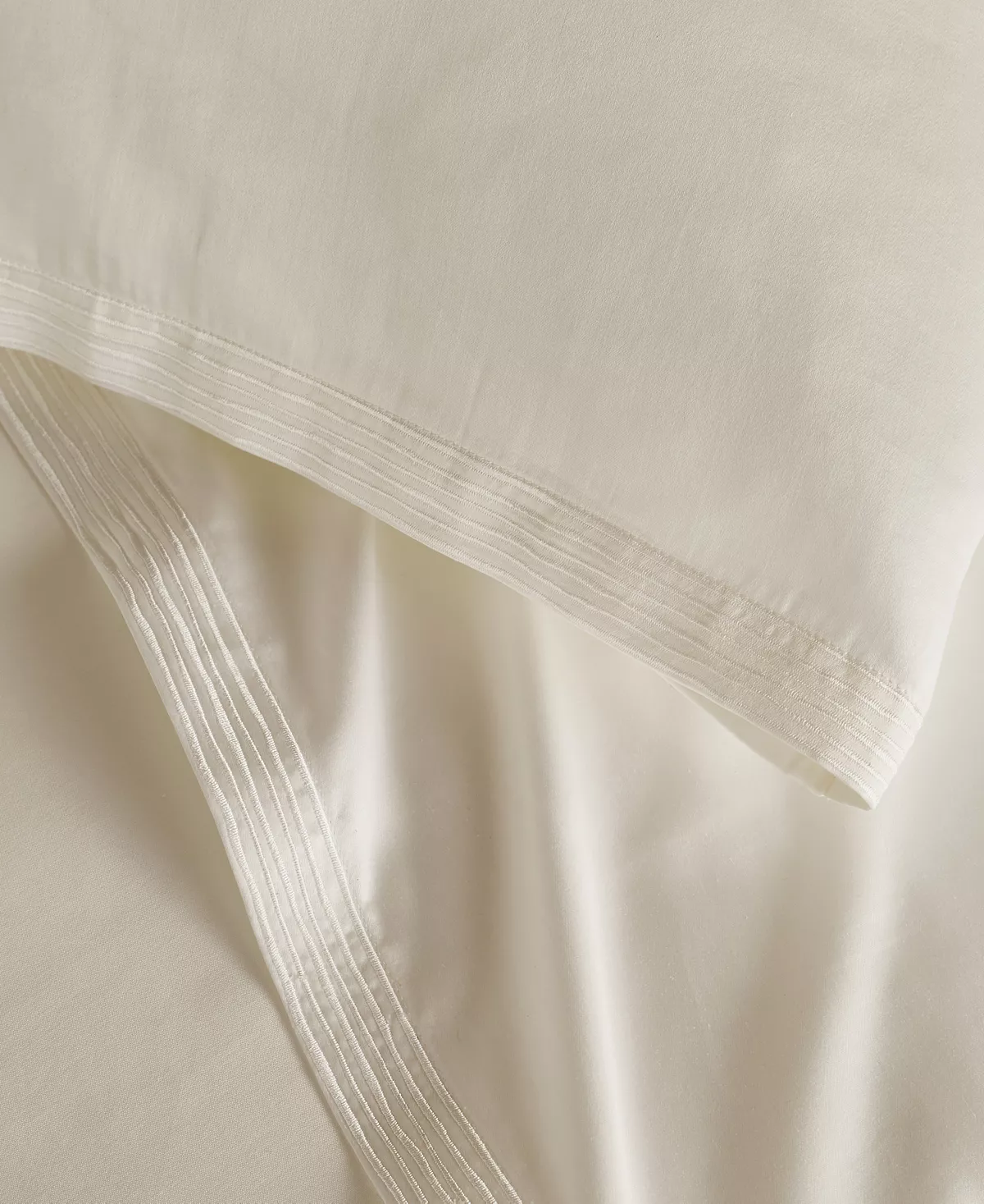 Michael Aram Enchanted Standard Pillowcase Pair 6 Michael Aram Enchanted Standard Pillowcase Pair - Image 6